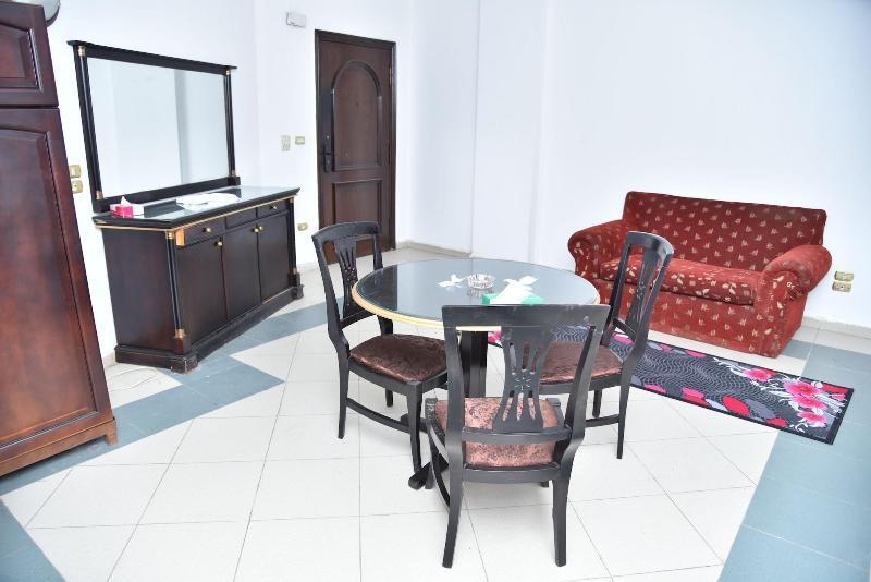 Royal Pyramids Hotel Cairo Exterior photo