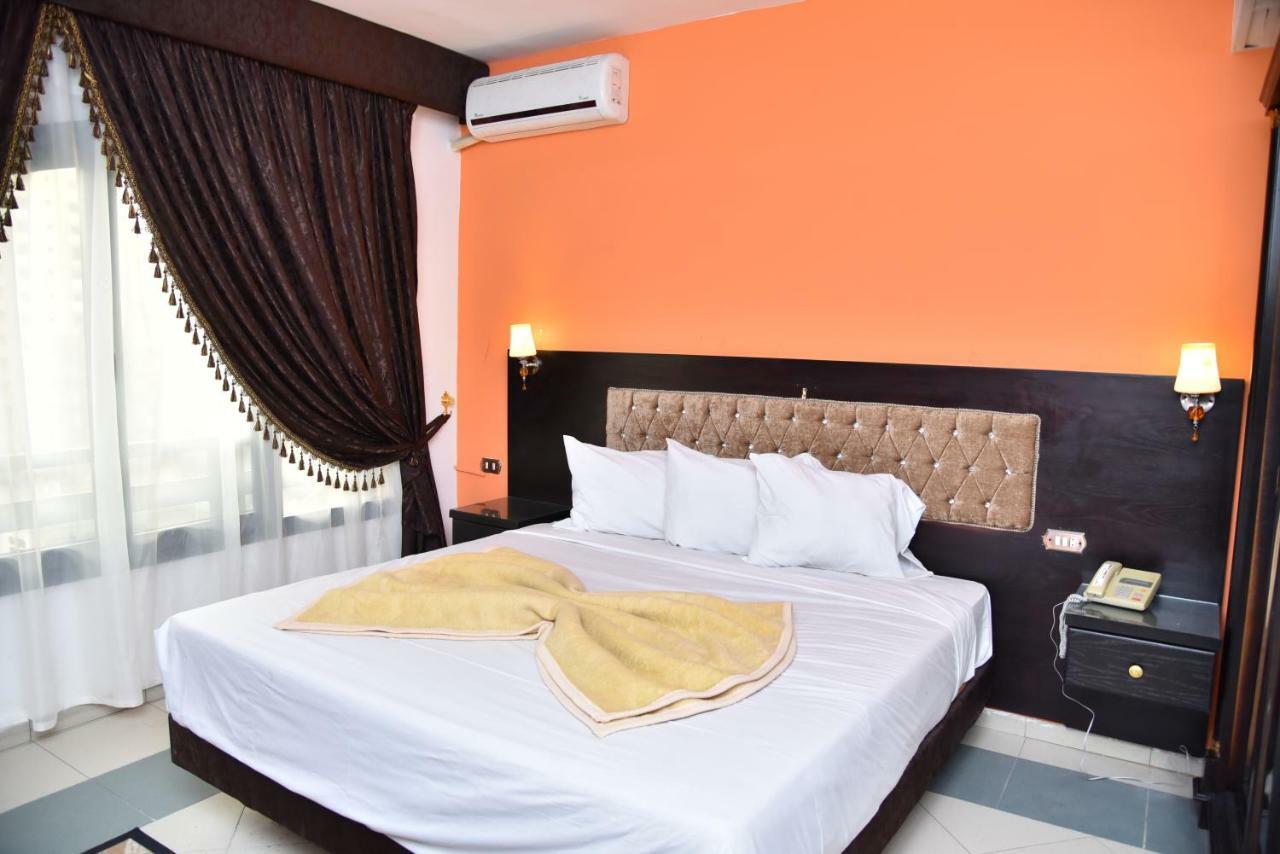 Royal Pyramids Hotel Cairo Exterior photo
